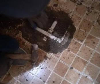 青冈卫生间漏水维修公司为您分享下卫生间渗水如何处理及注意事项