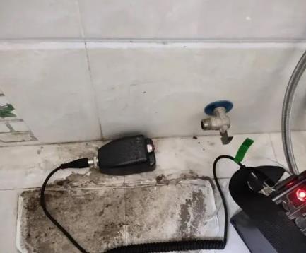 青冈屋顶漏水维修公司分享下卫生间漏水的危害及解决方法
